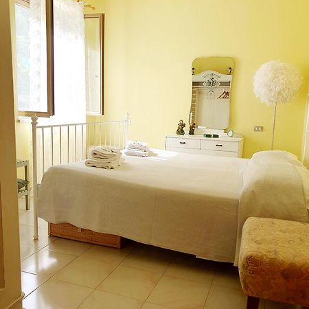 Casa Vacanze Rosy "Nel Verde" Palinuro Εξωτερικό φωτογραφία
